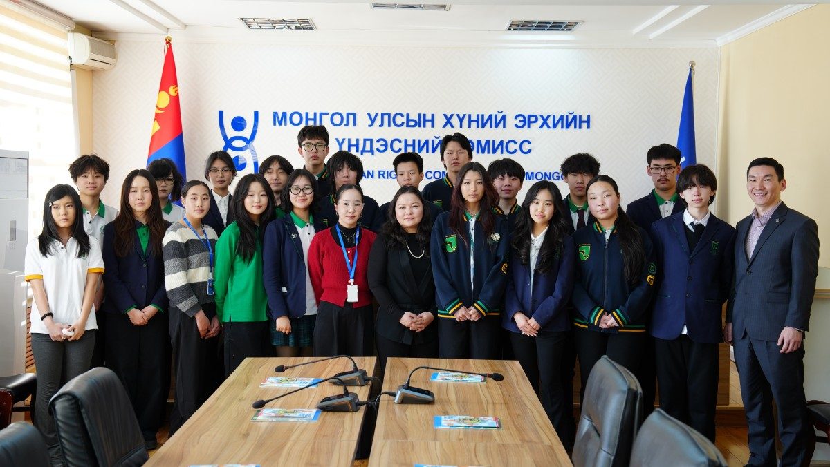 Сурагчид хүний эрхийн тухай мэдлэг ойлголтоо нэмэгдүүлэв